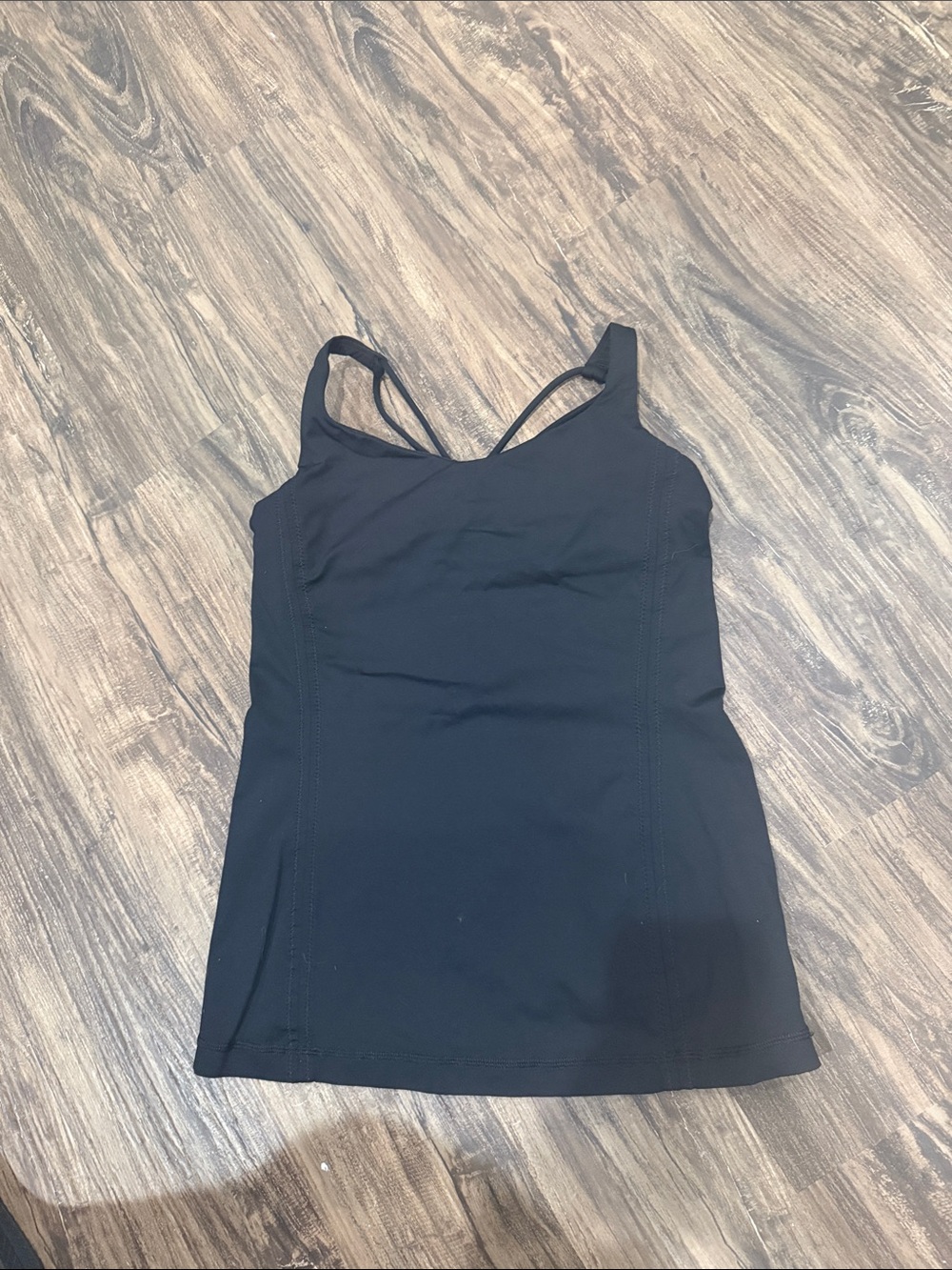 Lululemon 6/8 free to be tank